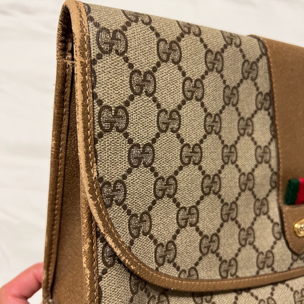 Vintage Gucci Clutch - Picture 4 of 15